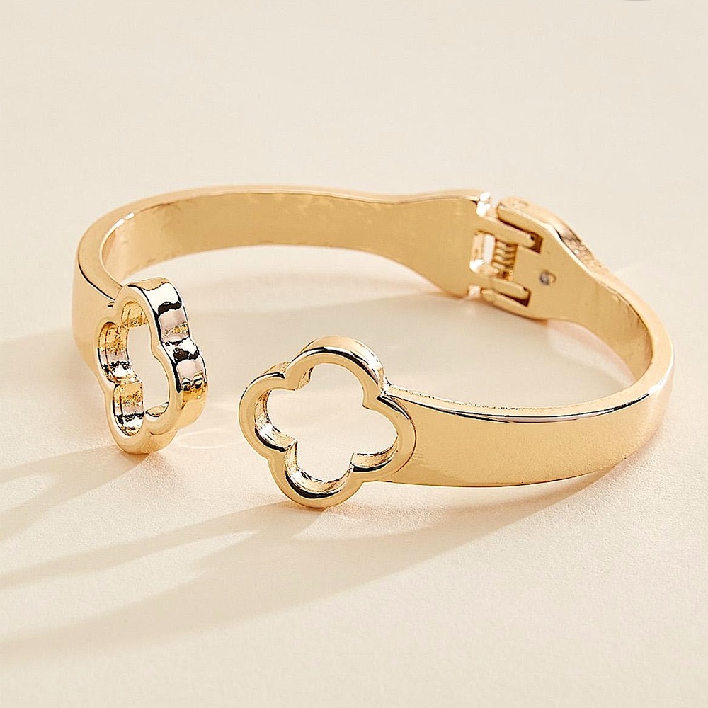 🆕💛VERSONA: Clover Hinge Cuff Bracelet